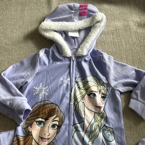Frozen Elsa and Anna one piece costume/pajamas Size 4. NWT. - Picture 4 of 8